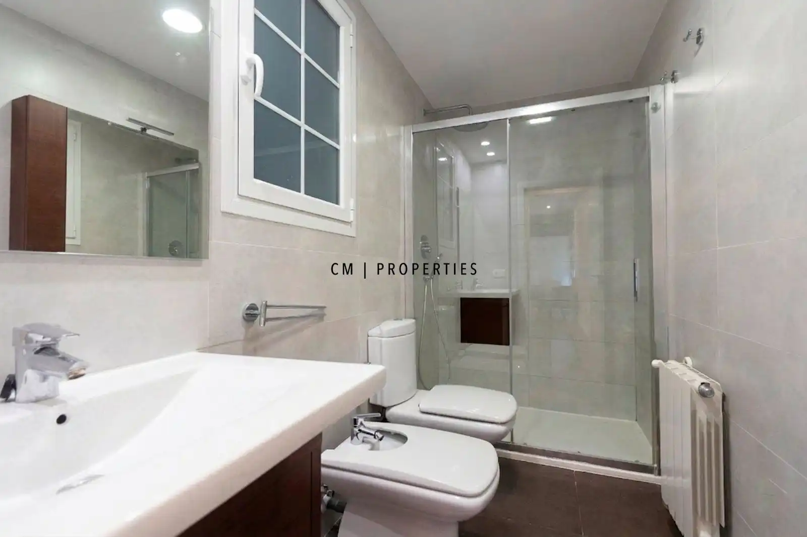Baño de Piso de alquiler en Valencia con Aire acondicionado, Calefacción y Parquet