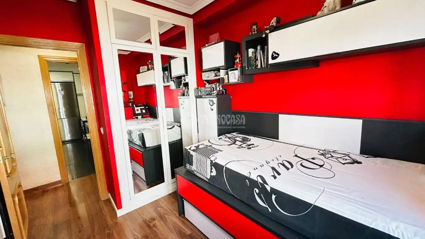Habitación de Piso en venta en Madrid con Aire acondicionado, Calefacción y Jardín privado