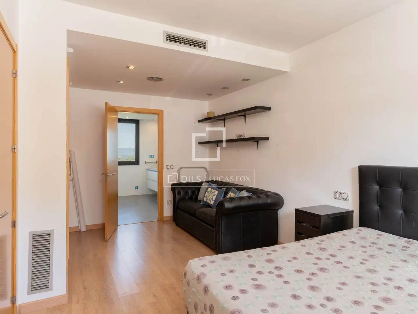 Schlafzimmer von Haus oder Chalet zum Verkauf in Lloret de Mar mit Klimaanlage, Privatgarten und Terrasse