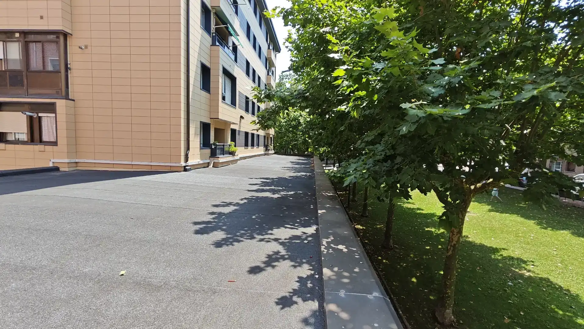 Außenansicht von Wohnung zum Verkauf in Barakaldo  mit Balkon