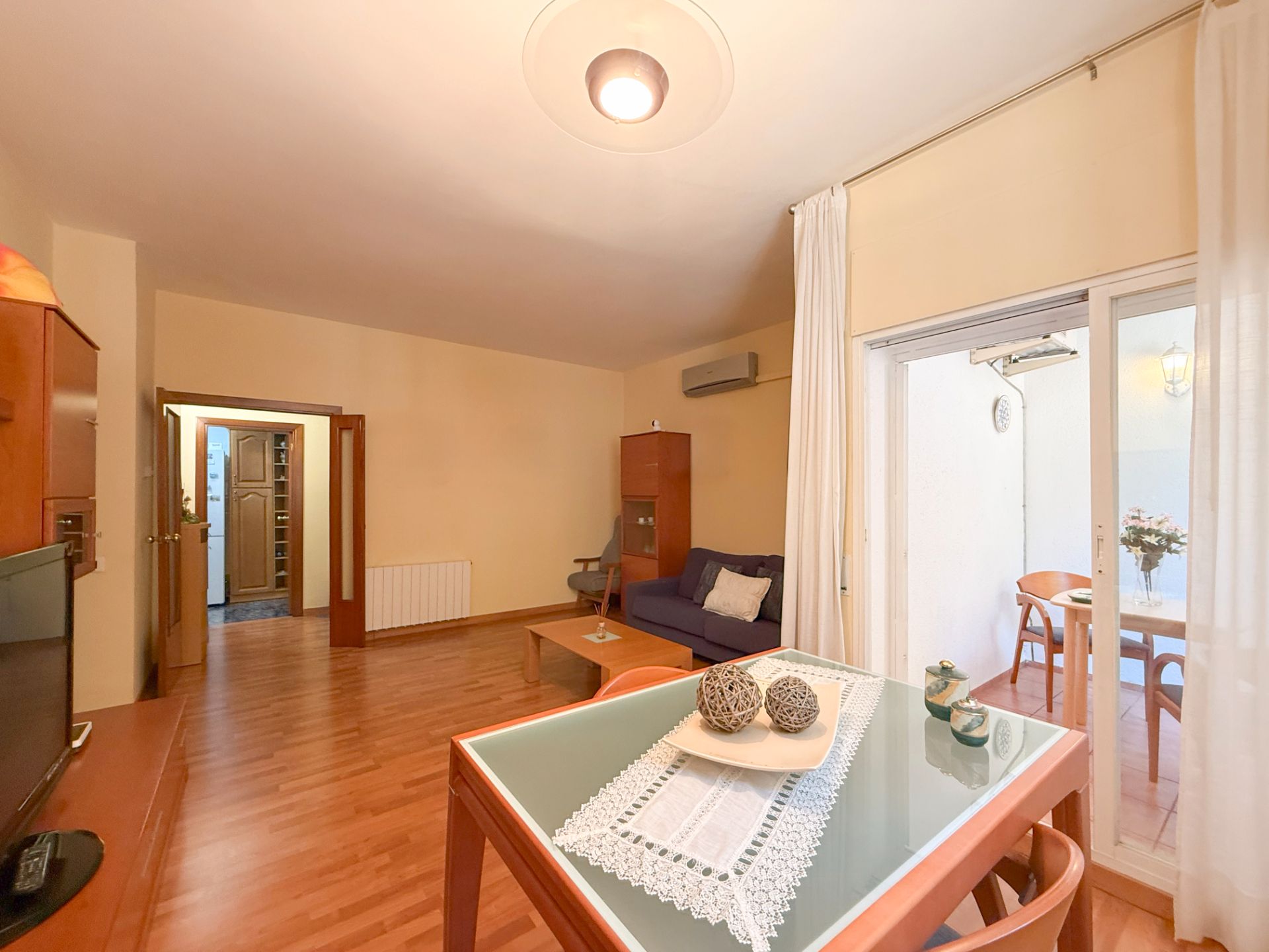 Living room of Flat for sale in Mollet del Vallès  with Air Conditioner, Heating and Parquet flooring