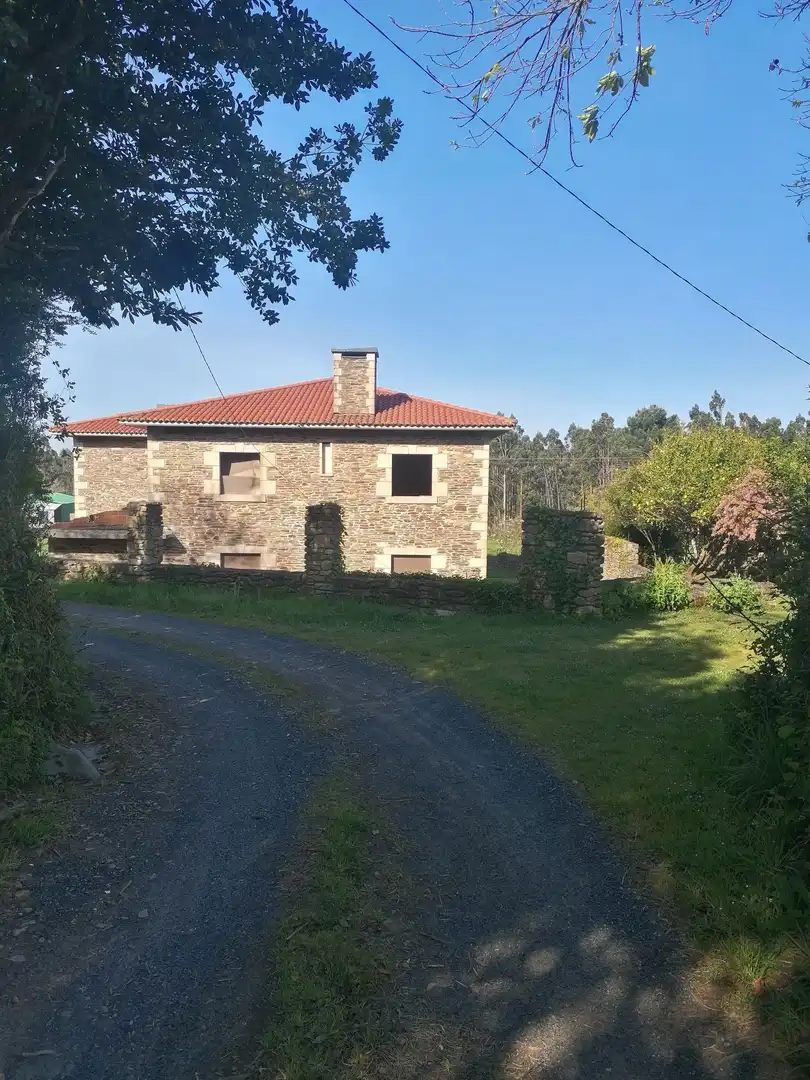 Casa rústica amb jardí en venda a Valdoviño, imagen 4