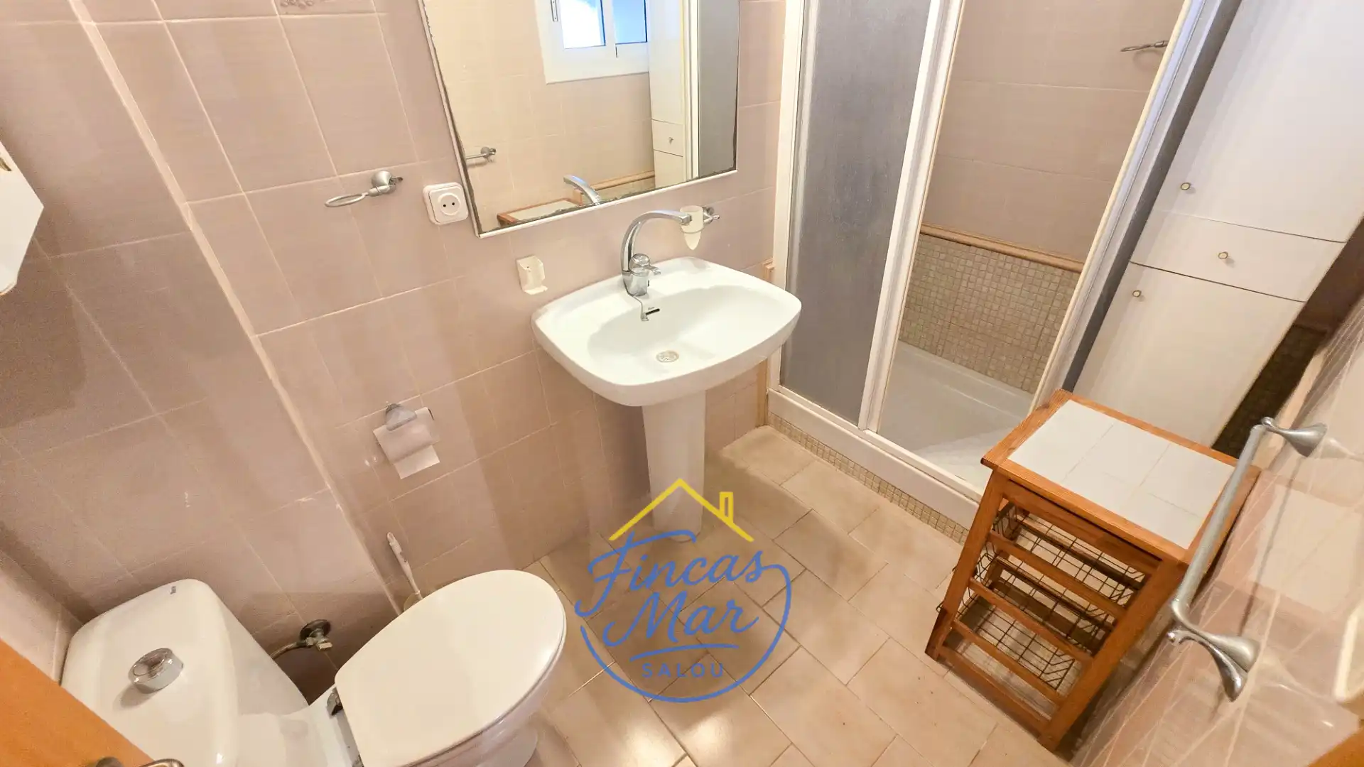 Badezimmer von Wohnung zum Verkauf in Salou mit Klimaanlage, Möbliert und Balkon