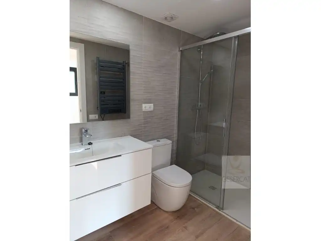Bathroom of Flat for rent in Sant Cugat del Vallès  with Terrace and Swimming Pool