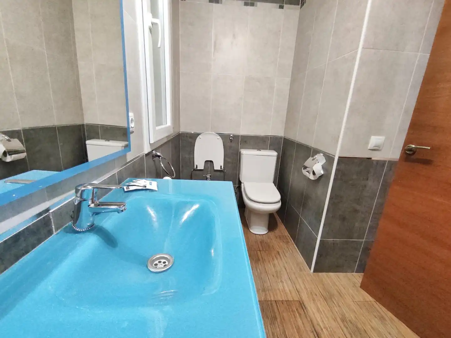Badezimmer von Einfamilien-Reihenhaus zum Verkauf in Vidreres mit Heizung, Privatgarten und Terrasse