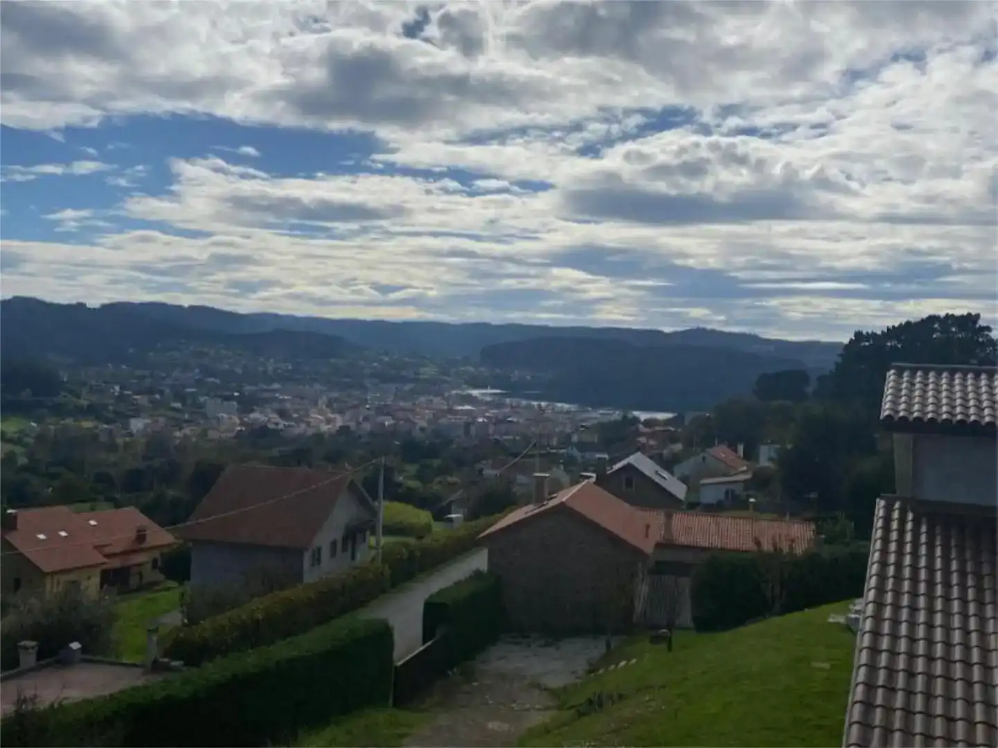 Vista exterior de Pis en venda en Cedeira amb Aire condicionat, Jardí privat i Parquet