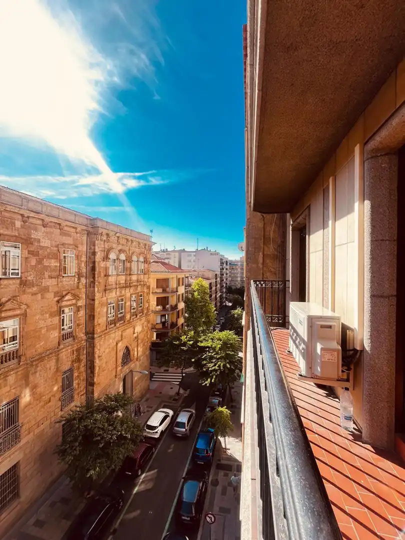 Außenansicht von Wohnung zum Verkauf in Salamanca mit Klimaanlage, Heizung und Parkett