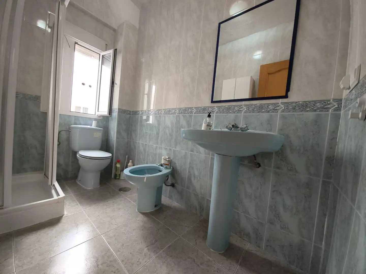 Badezimmer von Wohnung zur Miete in Granada mit Terrasse