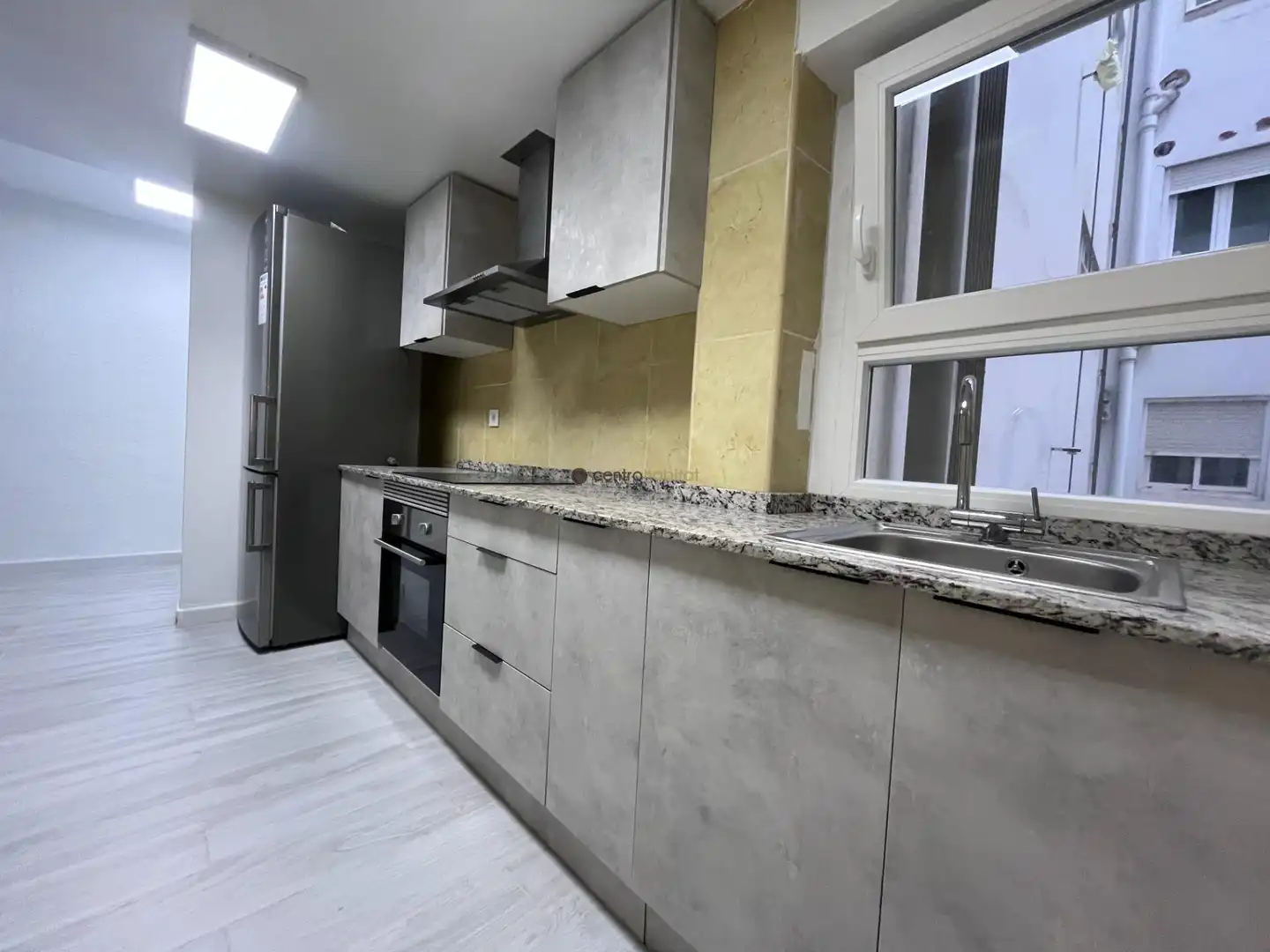 Cocina de Piso de alquiler en Elda con Balcón