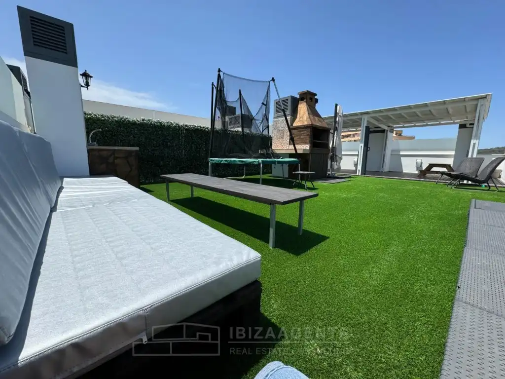 Terraza de Apartamento en venta en Santa Eulària des Riu con Aire acondicionado, Calefacción y Piscina