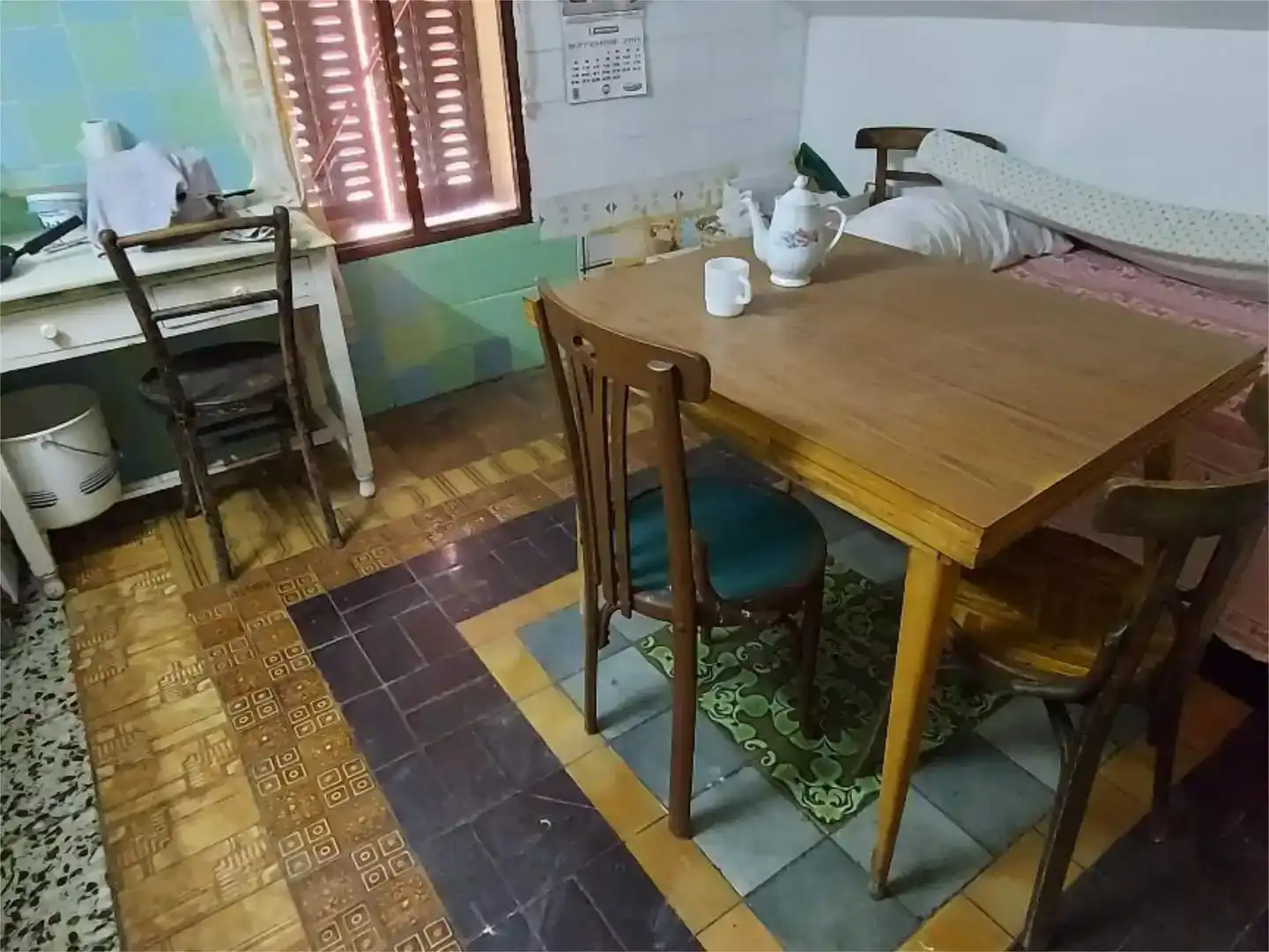 Menjador de Casa adosada en venda en Sepúlveda amb Jardí privat, Traster i Moblat