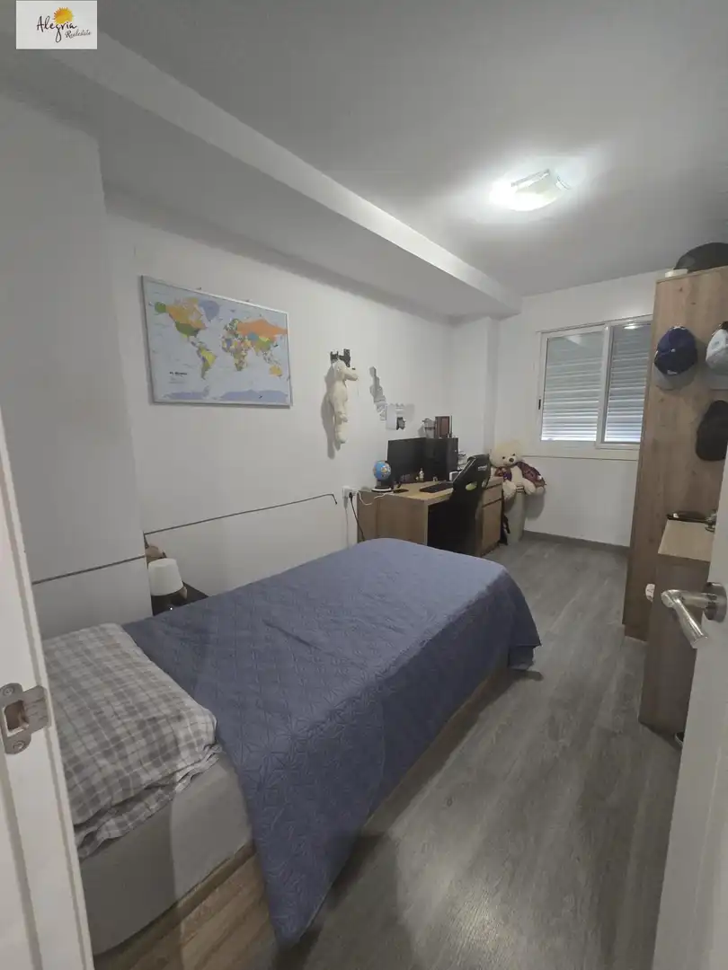 Dormitori de Apartament en venda en Paterna amb Aire condicionat, Traster i Moblat