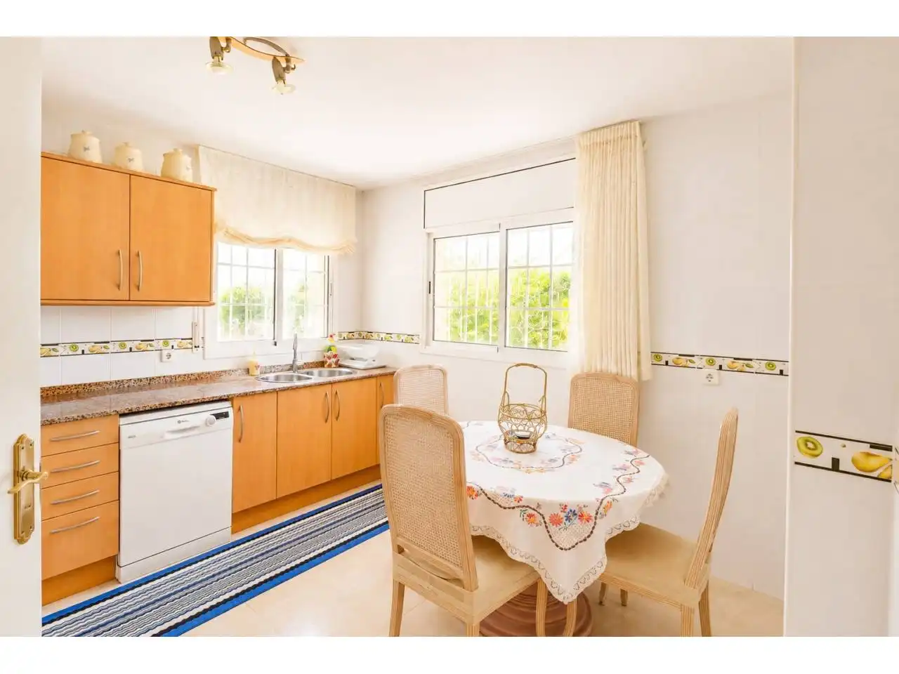 Casa pareada con piscina en venta en Avenida París, imagen 7