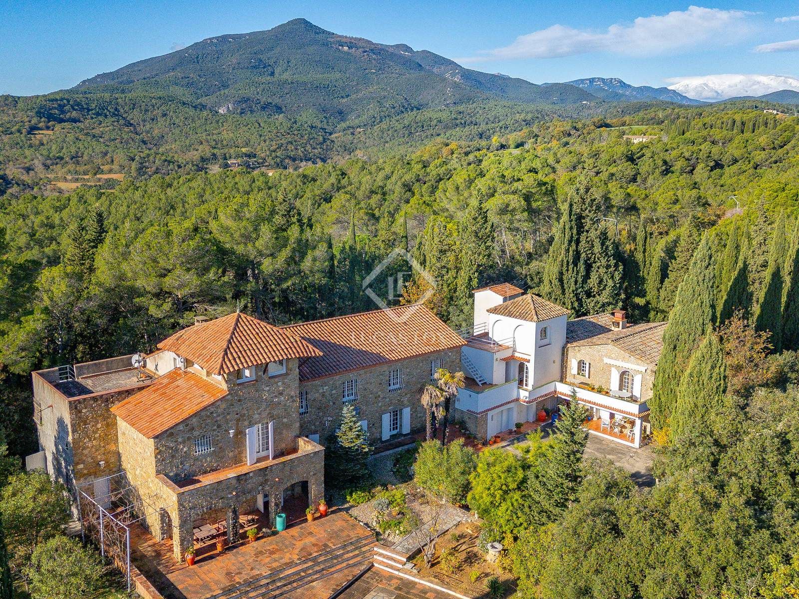 Exterior view of Country house for sale in Cabanelles  with Heating, Private garden and Parquet flooring