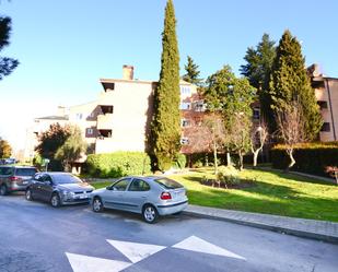 Vista exterior de Dúplex en venda en Galapagar amb Calefacció, Jardí privat i Terrassa