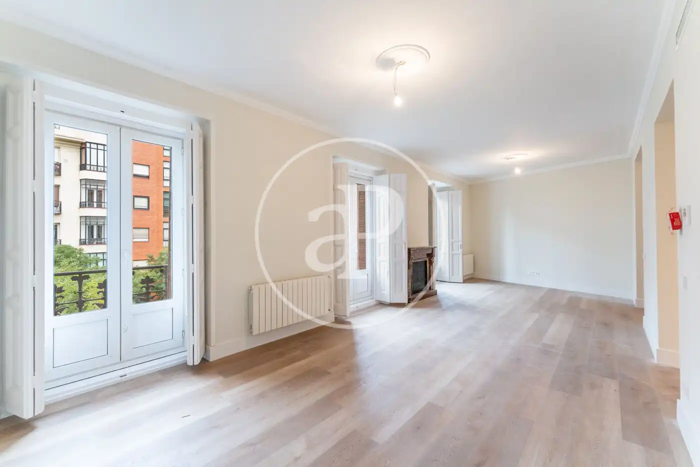 Living room of Flat for sale in Madrid  with Air Conditioner, Heating and Storage room