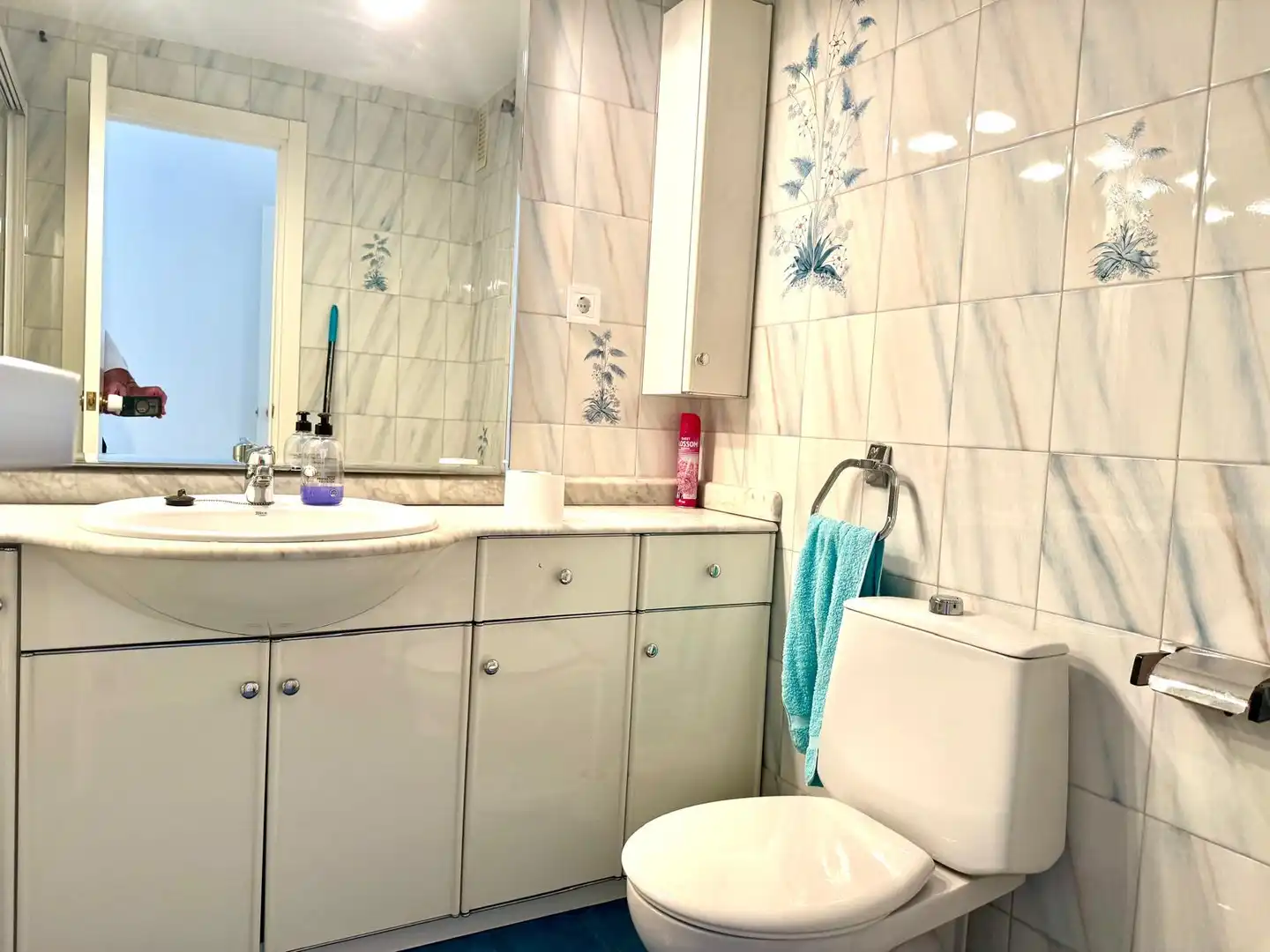 Bathroom of Flat for sale in Sevilla  with Furnished