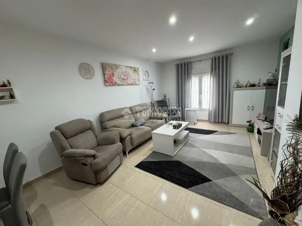Wohnzimmer von Wohnung zum Verkauf in Villafranca de los Barros mit Klimaanlage, Heizung und Terrasse