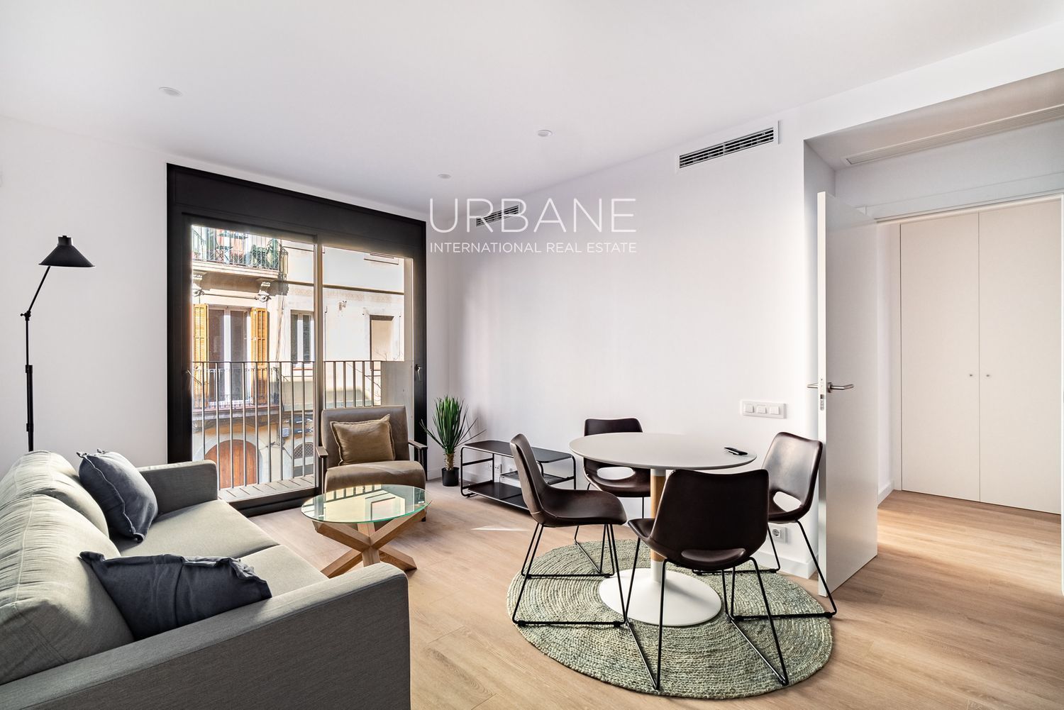 Exterior view of Flat to rent in  Barcelona Capital  with Air Conditioner, Heating and Terrace