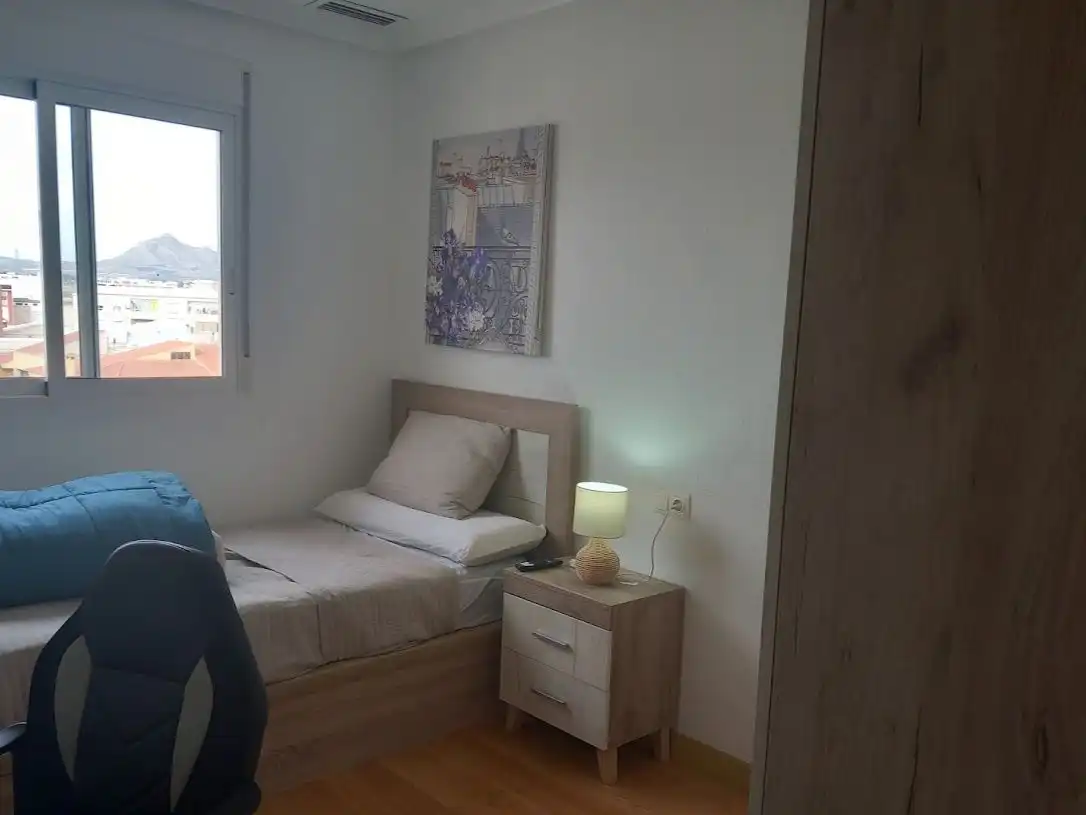 Bedroom of Flat for share in Monforte del Cid, Alicante