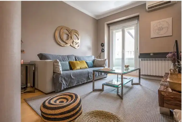 Living room of Flat for rent in Madrid  with Air Conditioner, Heating and Parquet flooring