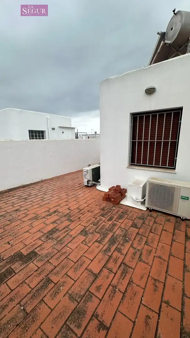 Terrassa de Dúplex en venda en Conil de la Frontera amb Terrassa, Traster i Moblat
