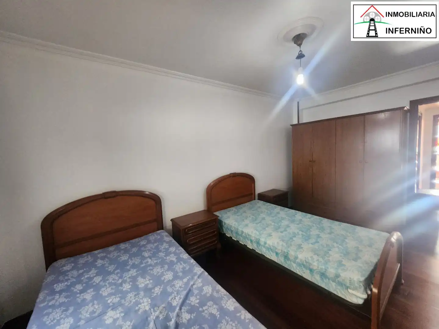 Schlafzimmer von Gebäude zum Verkauf in Narón