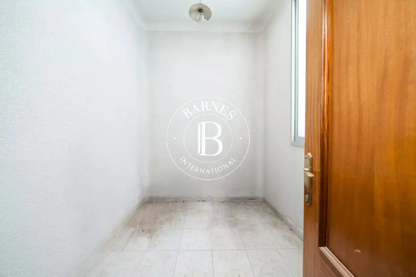 Piso en venta en Madrid con Calefacción y Balcón