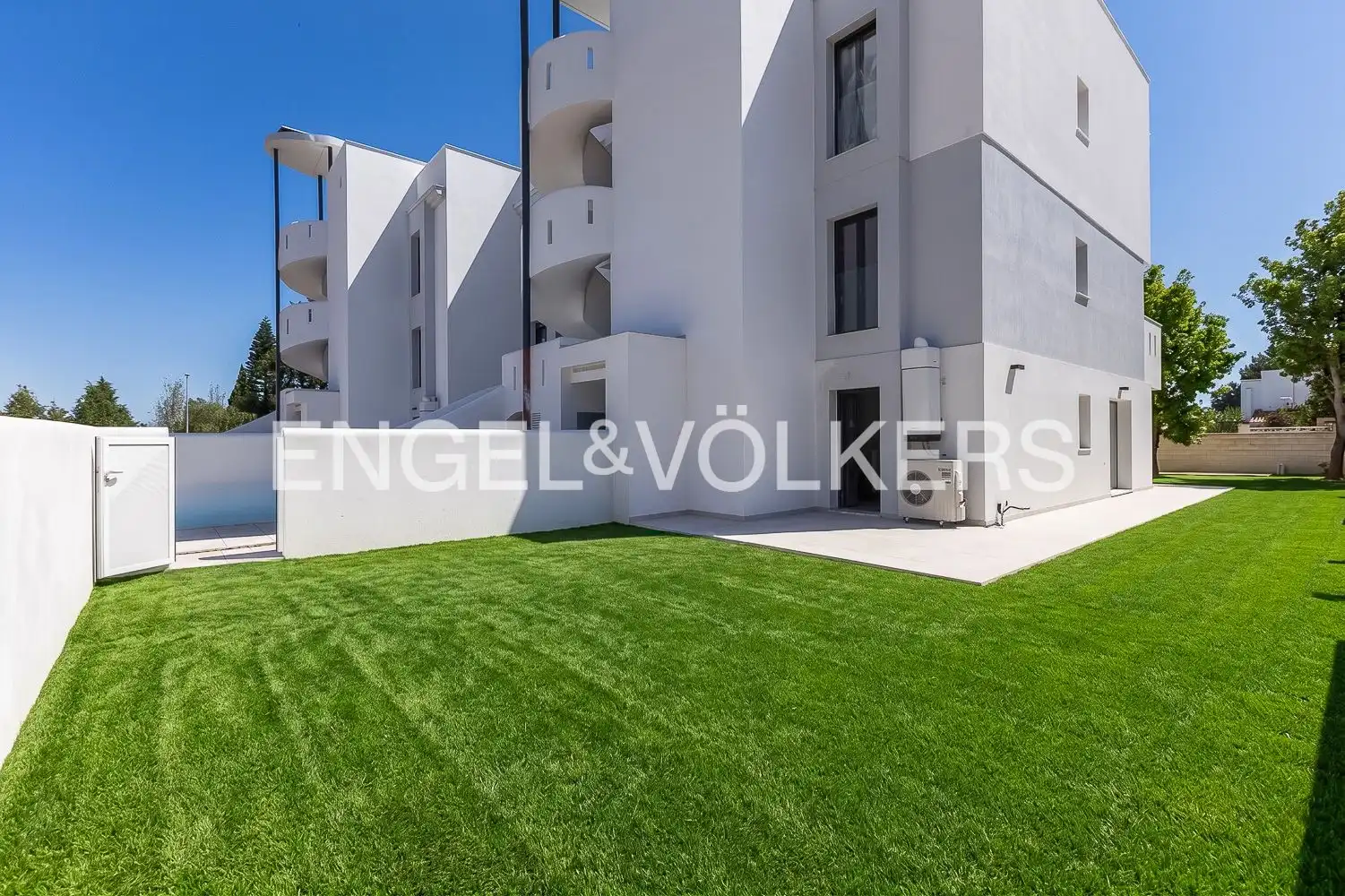 Vista exterior de Piso en venta en Dénia con Aire acondicionado, Calefacción y Jardín privado