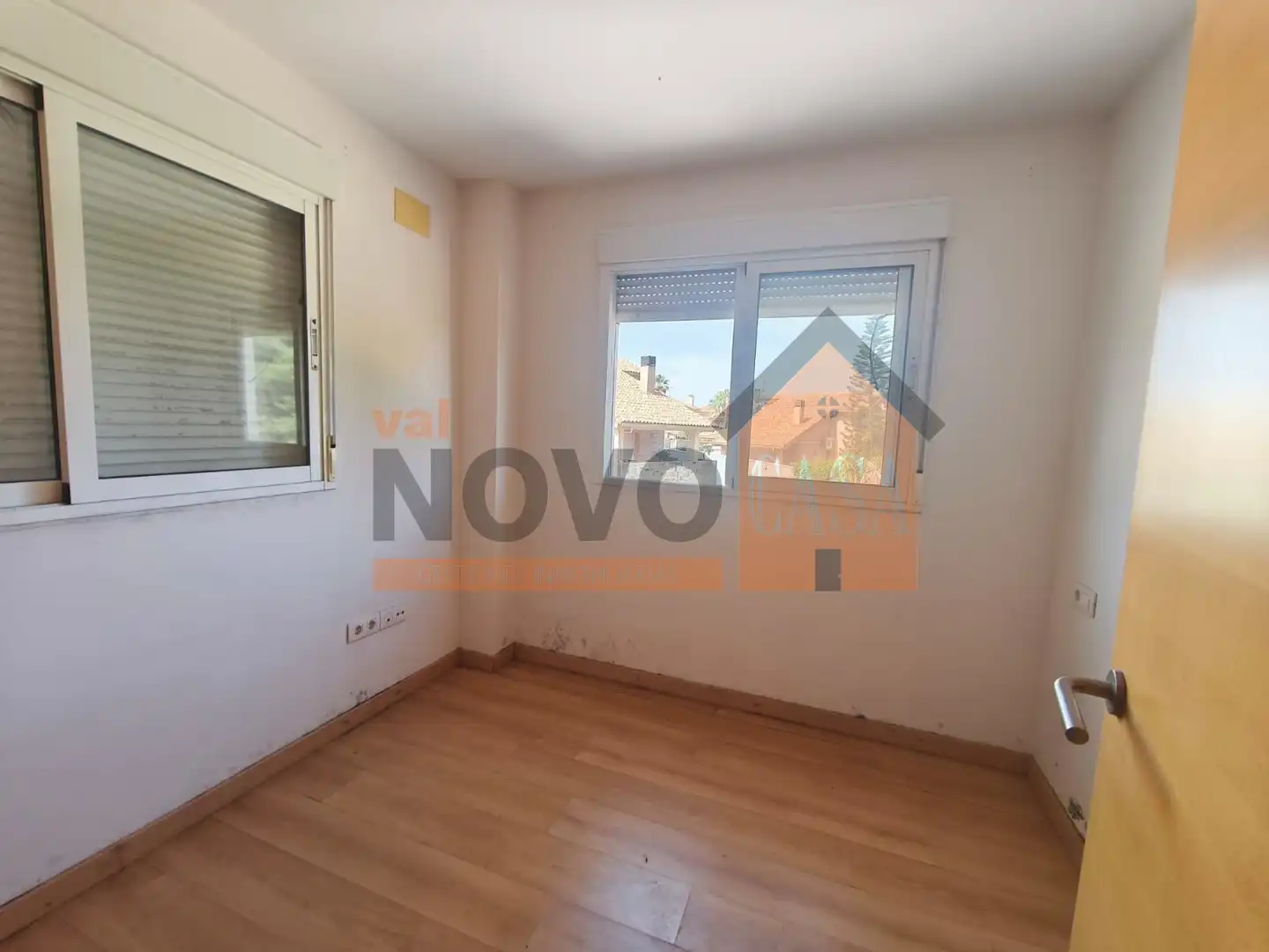 Bedroom of Houses for sale in Chiva  with Storage room and Swimming Pool