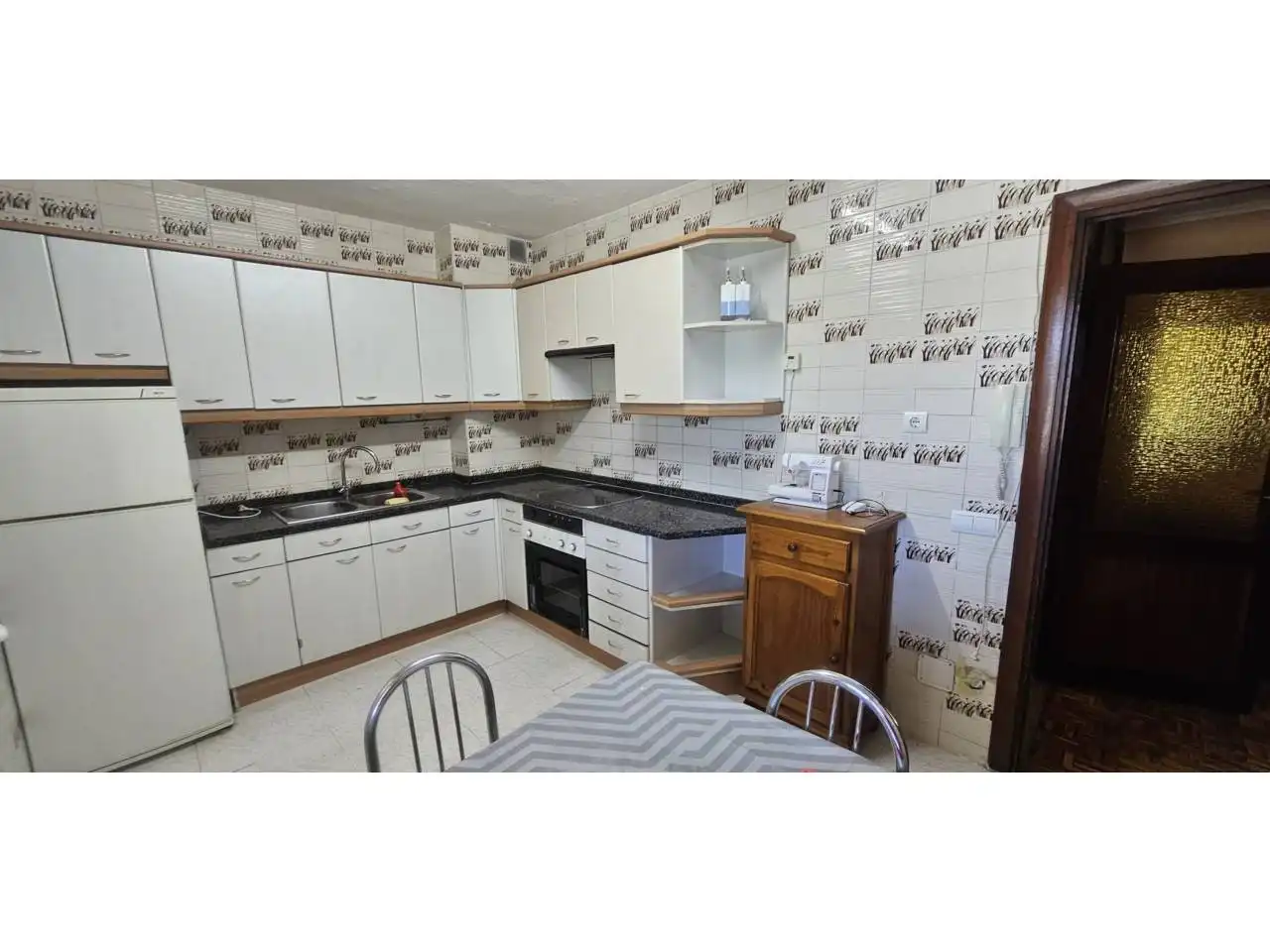 Cocina de Casa adosada en venta en Sariegos con Calefacción, Parquet y Terraza