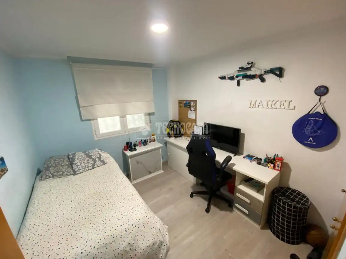 Habitación de Piso en venta en Paterna con Aire acondicionado, Terraza y Balcón