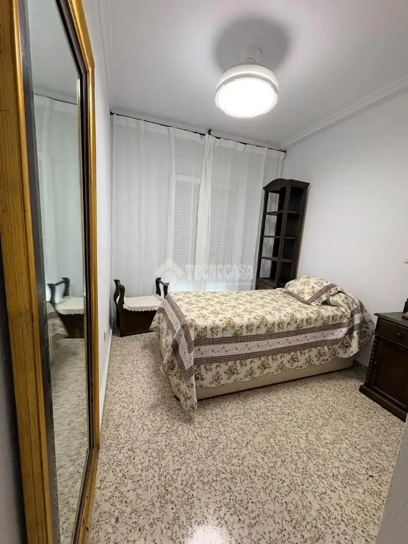 Bedroom of Flat for rent in Casco Antiguo
