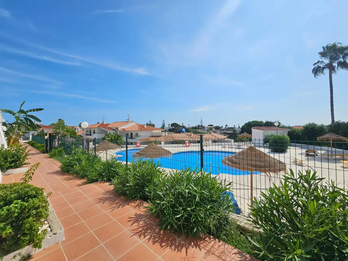 Bajo con piscina en venta en El Faro de Calaburra - Chaparral, imagen 35