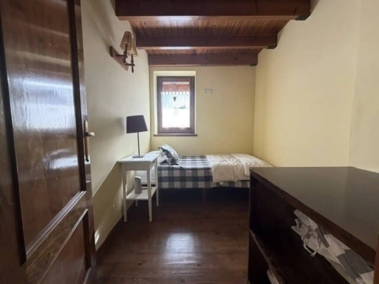 Dormitori de Casa adosada de lloguer en Isòvol amb Calefacció, Terrassa i Piscina comunitària