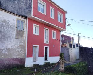 Vista exterior de Casa o xalet en venda en Noia amb Terrassa i Moblat