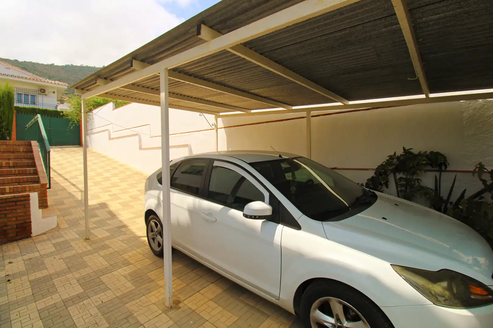 Parking de Casa o chalet en venta en Alhaurín de la Torre con Aire acondicionado, Calefacción y Jardín privado