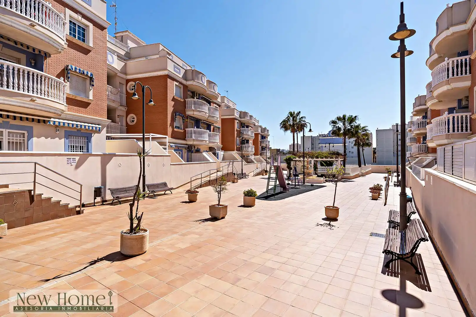 Exterior view of Flat for sale in Roquetas de Mar  with Terrace, Swimming Pool and Furnished