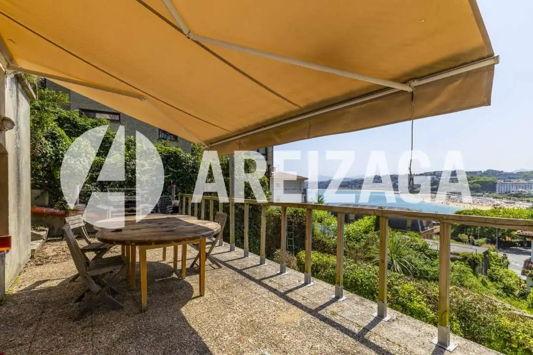 Terrassa de Casa o xalet en venda en Donostia - San Sebastián  amb Calefacció, Jardí privat i Terrassa