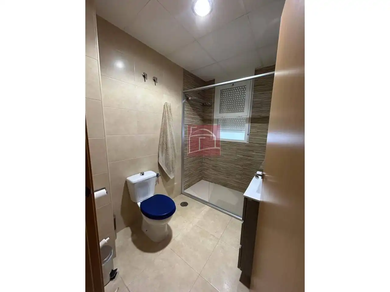 Baño de Piso en venta en Don Benito con Aire acondicionado, Trastero y Amueblado