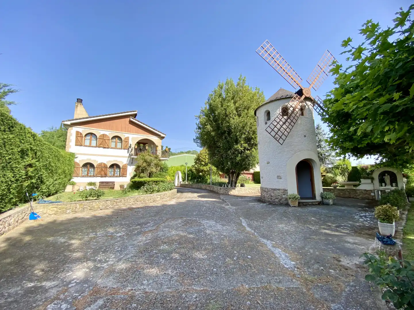 Vista exterior de Casa o xalet en venda en Nalda amb Calefacció, Jardí privat i Terrassa
