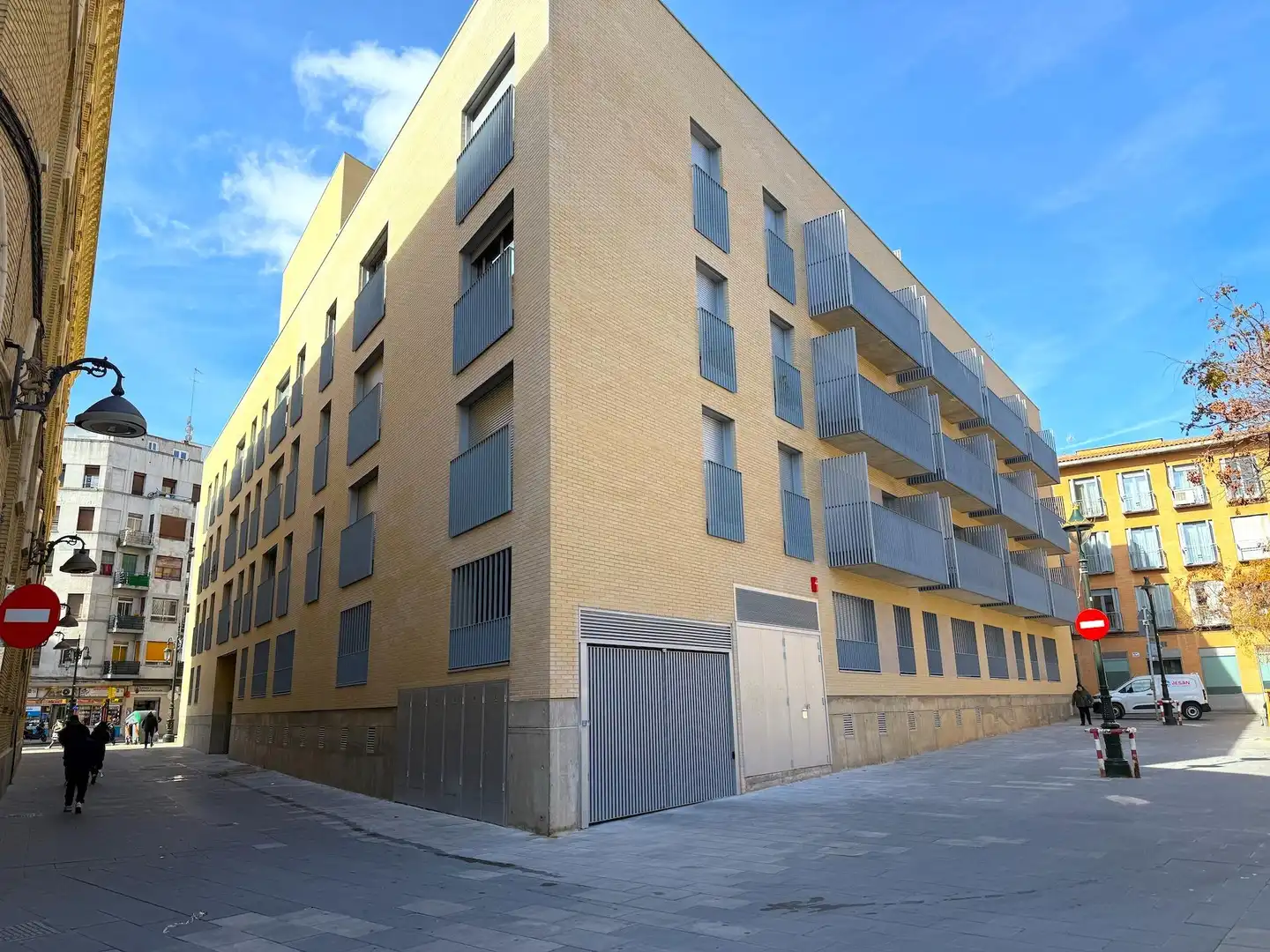 Vista exterior de Ático en venta en Zaragoza con Calefacción, Terraza y Trastero