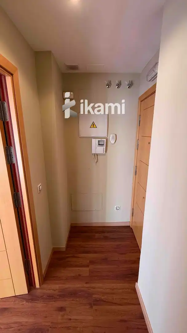 Schlafzimmer von Dachboden zur Miete in Madrid mit Klimaanlage, Heizung und Terrasse