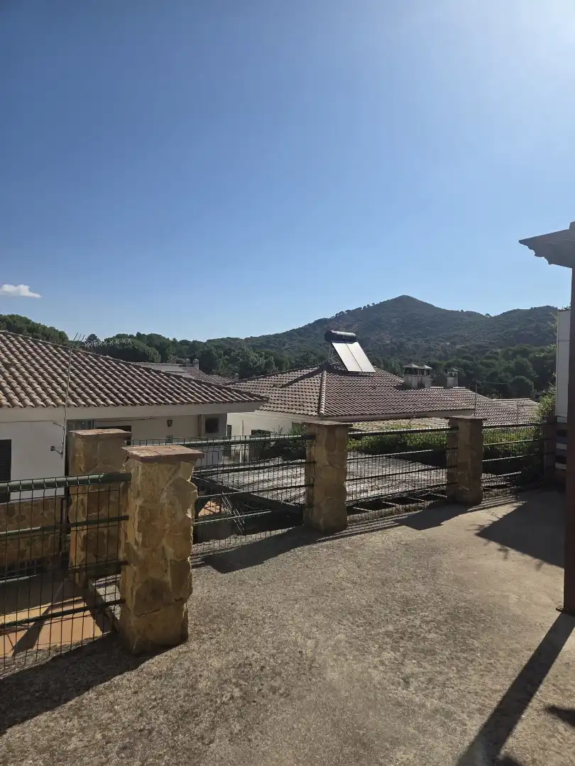 Vista exterior de Casa o xalet en venda en Córdoba amb Aire condicionat, Jardí privat i Terrassa