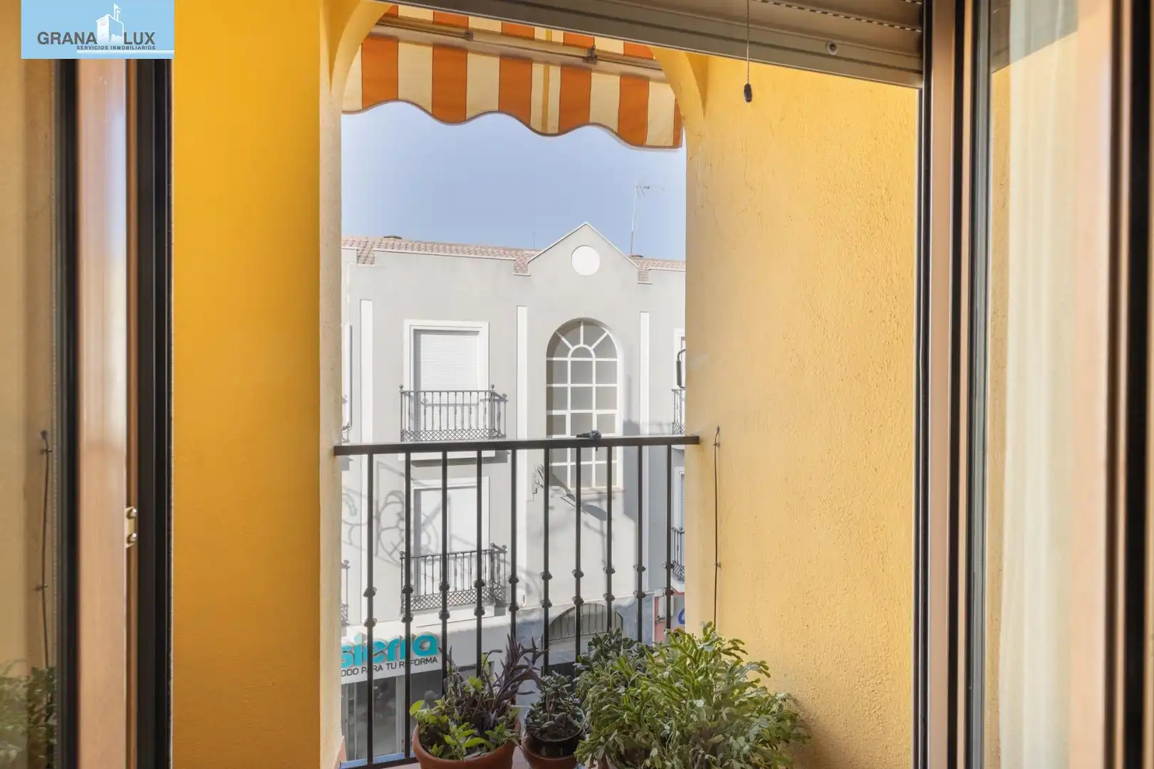 Flat with terrace for sale in Calle de Granada, imagen 9