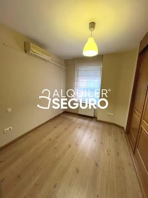 Bedroom of Flat for rent in Leganés  with Air Conditioner and Heating