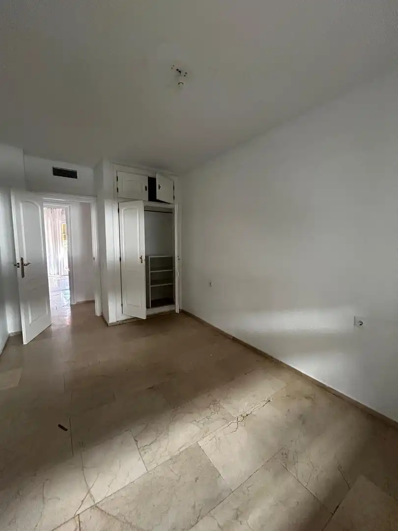 Habitación de Piso de alquiler en Córdoba con Aire acondicionado, Jardín privado y Piscina comunitaria