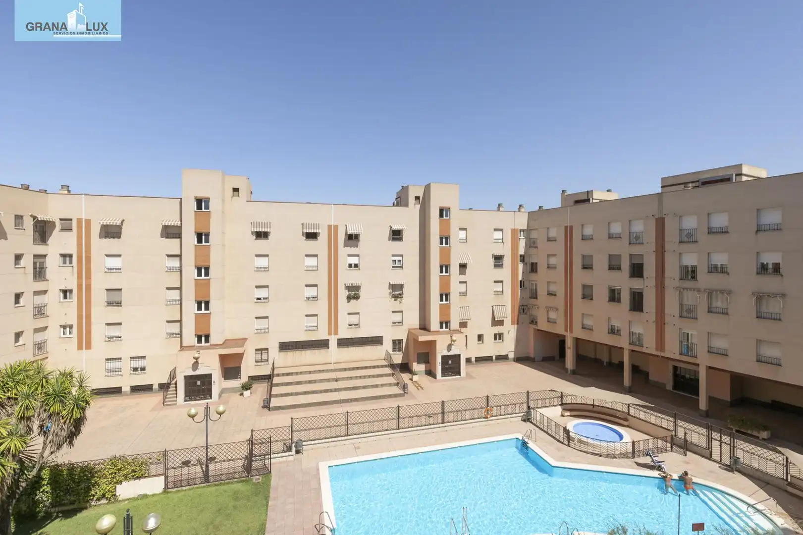 Apartament amb piscina en venda a 54 Calle Ramón y Cajal #escalera  p3  / 4B