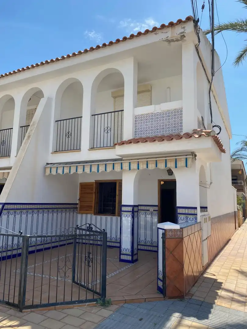 Außenansicht von Maisonette zur Miete in San Pedro del Pinatar mit Klimaanlage, Heizung und Privatgarten