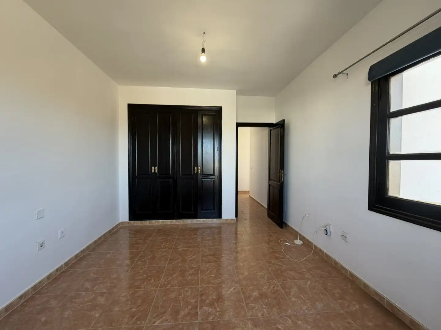 Casa aparellada amb terrassa en venda a Costa Teguise, imagen 17